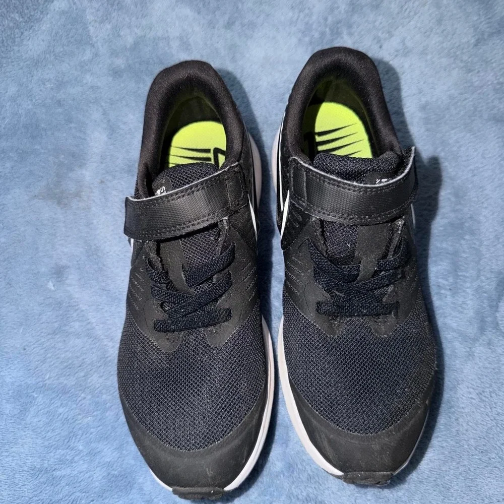 Nike Star Runner 2.0 black sneakers